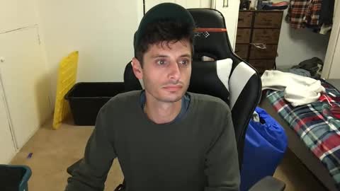 Snapshot of therealdylansdick chatting on October 26, 2:50 am therealdylansdick online show from October 26, 2:50 am