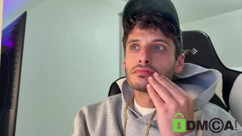 Snapshot of therealdylansdick chatting on November 8, 11:36 pm therealdylansdick online show from November 8, 11:36 pm