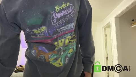 Snapshot of therealdylansdick chatting on November 18, 12:27 am therealdylansdick online show from November 18, 12:27 am