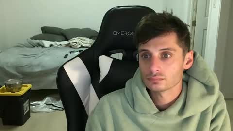 Snapshot of therealdylansdick chatting on November 26, 1:06 am therealdylansdick online show from November 26, 1:06 am