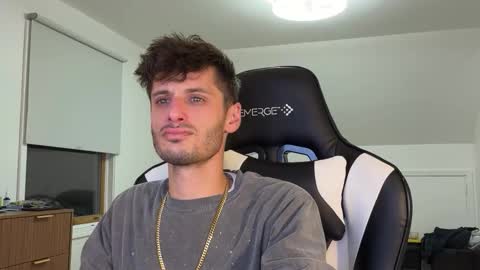 Snapshot of therealdylansdick chatting on November 30, 10:03 pm therealdylansdick online show from November 30, 10:03 pm