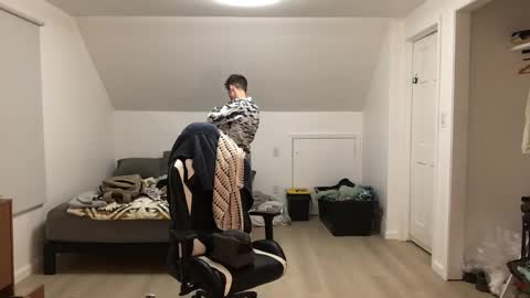 Snapshot of therealdylansdick chatting on December 2, 6:19 am therealdylansdick online show from December 2, 6:19 am