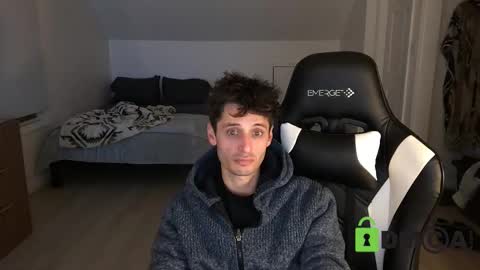 Snapshot of therealdylansdick chatting on December 15, 7:56 am therealdylansdick online show from December 15, 7:56 am