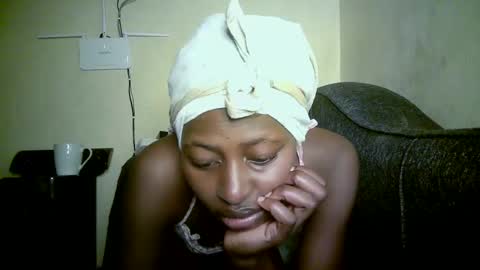 Snapshot of therry_heart chatting on May 5, 3:36 am hearty online show from May 5, 3:36 am