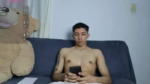 Snapshot of thesaint_xxx chatting on June 27, 10:48 pm thesaint_xxx online show from June 27, 10:48 pm