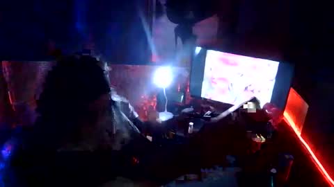 Snapshot of theshowgirlsberlin chatting on May 19, 2:51 am theshowgirl online show from May 19, 2:51 am