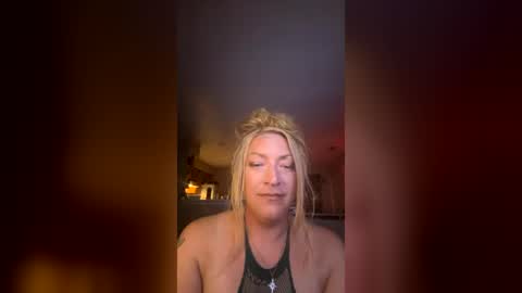 thesiennavaleofficial online show from July 31, 10:03 am