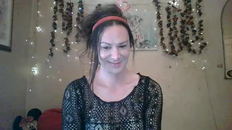 Snapshot of thesillymillie chatting on June 19, 6:34 pm sillymillie0 online show from June 19, 6:34 pm