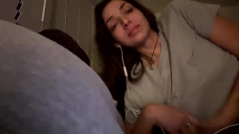 Snapshot of thesirengirl chatting on October 27, 10:41 am thesirengirl online show from October 27, 10:41 am