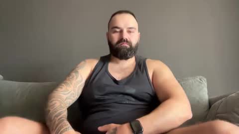 Snapshot of thessalonikios1987 chatting on December 16, 9:24 am Hornyforyou online show from December 16, 9:24 am