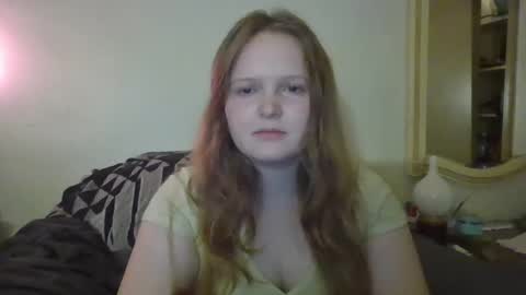 Snapshot of thestrawberrycreme chatting on December 19, 10:21 pm thestrawberrycreme online show from December 19, 10:21 pm