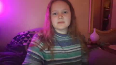 Snapshot of thestrawberrycreme chatting on December 20, 5:18 pm thestrawberrycreme online show from December 20, 5:18 pm