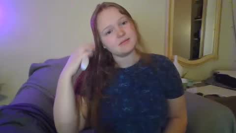 Snapshot of thestrawberrycreme chatting on December 23, 2:50 pm thestrawberrycreme online show from December 23, 2:50 pm