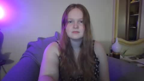 Snapshot of thestrawberrycreme chatting on December 26, 3:10 pm thestrawberrycreme online show from December 26, 3:10 pm
