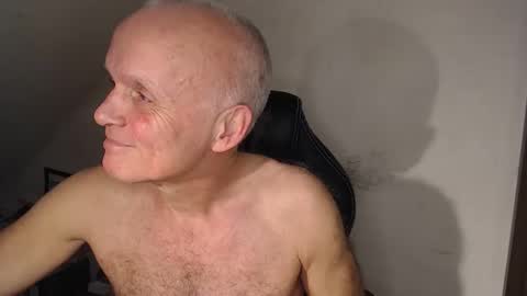 NudeDJ online show from December 3, 10:46 am