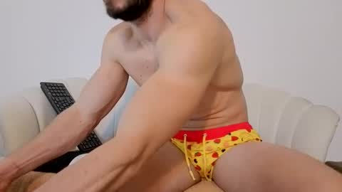 Snapshot of thetopalex chatting on November 11, 3:39 am TheTopAlex online show from November 11, 3:39 am