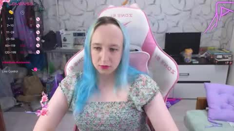 Snapshot of thetrixy chatting on October 9, 9:18 am The Great And Powerful Trixie online show from October 9, 9:18 am