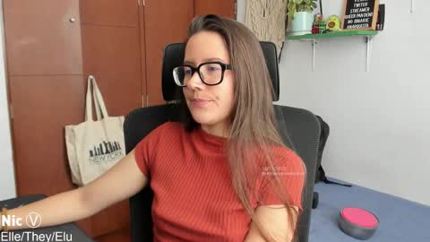 Nicole online show from November 14, 2:49 pm