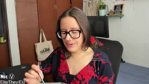 Nicole online show from November 20, 2:17 pm