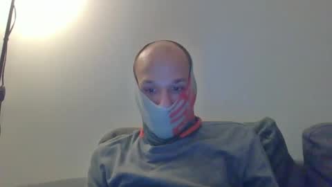 Scarf guy online show from February 28, 7:03 pm