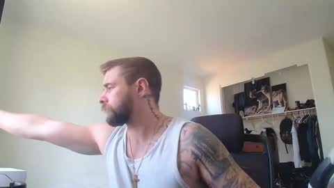 Snapshot of theufcfan_8181 chatting on April 24, 9:17 pm troy online show from April 24, 9:17 pm