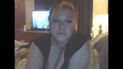 Snapshot of theunbound07 chatting on October 12, 1:32 pm theunbound07 online show from October 12, 1:32 pm