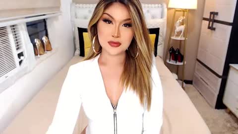 ValerieAnderson online show from December 8, 12:18 am