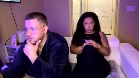 Snapshot of theviberoom chatting on September 26, 8:40 am The Vibe Room online show from September 26, 8:40 am