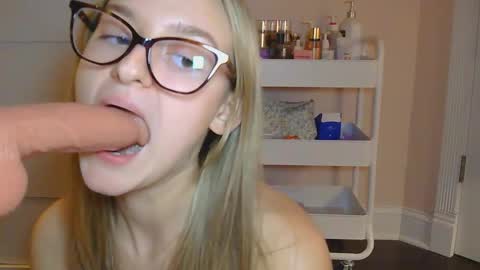 Carmen online show from December 1, 2:49 am