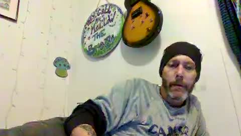 Snapshot of theycallmemellowthebreeze chatting on January 23, 2:23 am mellow online show from January 23, 2:23 am