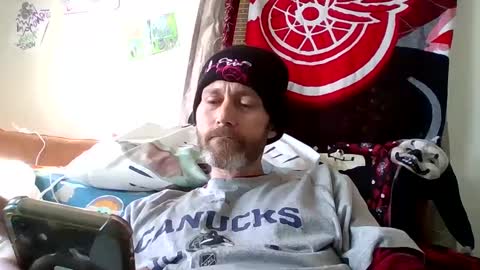 Snapshot of theycallmemellowthebreeze chatting on February 25, 8:41 pm mellow online show from February 25, 8:41 pm