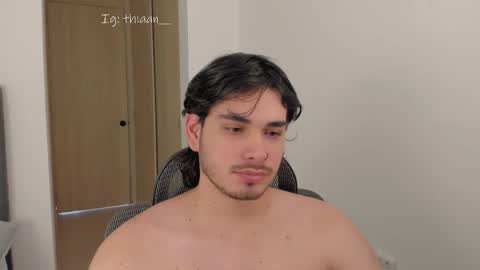 Snapshot of thiaan__ chatting on January 17, 9:51 pm thiaan__ online show from January 17, 9:51 pm