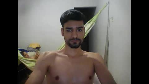 Snapshot of thiago22bk chatting on December 4, 6:27 pm thiago22bk online show from December 4, 6:27 pm