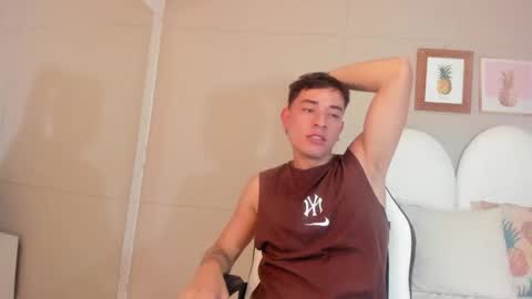 Thiago  online show from March 14, 7:19 pm