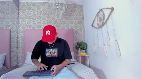 Snapshot of thiago_2003_ chatting on April 5, 1:30 pm Thiago online show from April 5, 1:30 pm