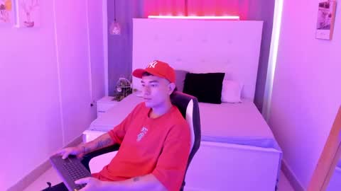 Snapshot of thiago_2003_ chatting on April 12, 1:27 pm Thiago online show from April 12, 1:27 pm
