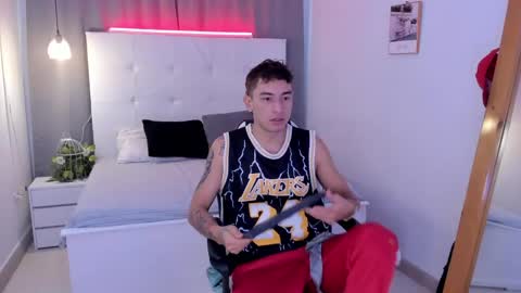 Snapshot of thiago_2003_ chatting on April 21, 12:33 pm Thiago online show from April 21, 12:33 pm
