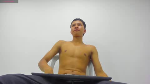 Snapshot of thiago_bigcock_1 chatting on June 9, 2:12 am Thiago online show from June 9, 2:12 am