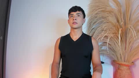 Thiago  online show from January 12, 11:10 pm