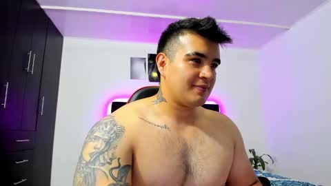 Snapshot of thiago_cp01 chatting on December 14, 7:07 am Thiago online show from December 14, 7:07 am