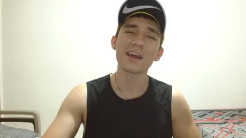 Snapshot of thiago_deseo69 chatting on May 6, 1:47 am thiago_deseo69 online show from May 6, 1:47 am