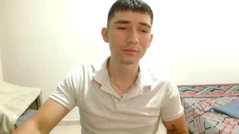 Snapshot of thiago_deseo69 chatting on May 20, 1:17 pm thiago_deseo69 online show from May 20, 1:17 pm