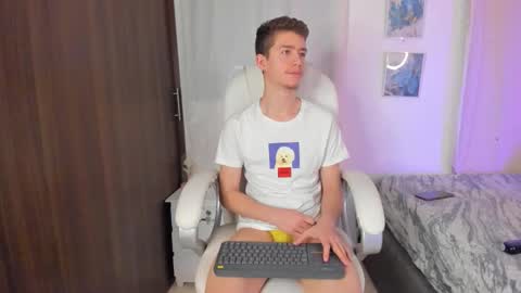 Manuel online show from October 13, 2:11 am