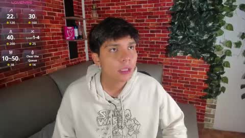 thiago online show from April 25, 1:36 pm