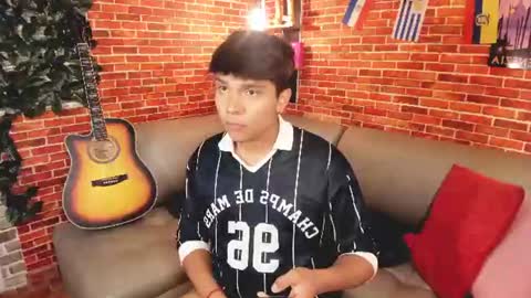 thiago online show from July 7, 1:37 pm