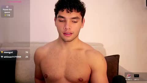 Snapshot of thiago_l chatting on February 28, 3:59 am Just Thiago online show from February 28, 3:59 am