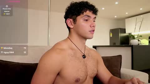 Snapshot of thiago_l chatting on September 14, 4:22 am Just Thiago online show from September 14, 4:22 am