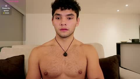 Snapshot of thiago_l chatting on May 5, 2:08 am Just Thiago online show from May 5, 2:08 am