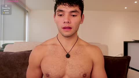 Snapshot of thiago_l chatting on May 13, 2:47 pm Just Thiago online show from May 13, 2:47 pm