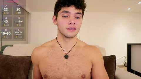 Snapshot of thiago_l chatting on May 14, 4:08 am Just Thiago online show from May 14, 4:08 am